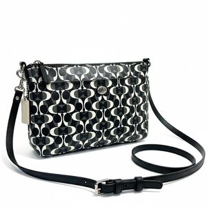 Coach Peyton Dream C East West Swingpack Crossbody Bag in Coated Canvas. EUC